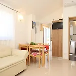 By The Sea Valun, Cres - 8086 Apartamento
