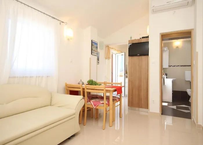 By The Sea Valun, Cres - 8086 Apartament