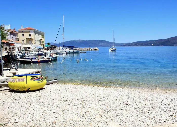 Apartment By The Sea Valun, Cres - 8086 Valun