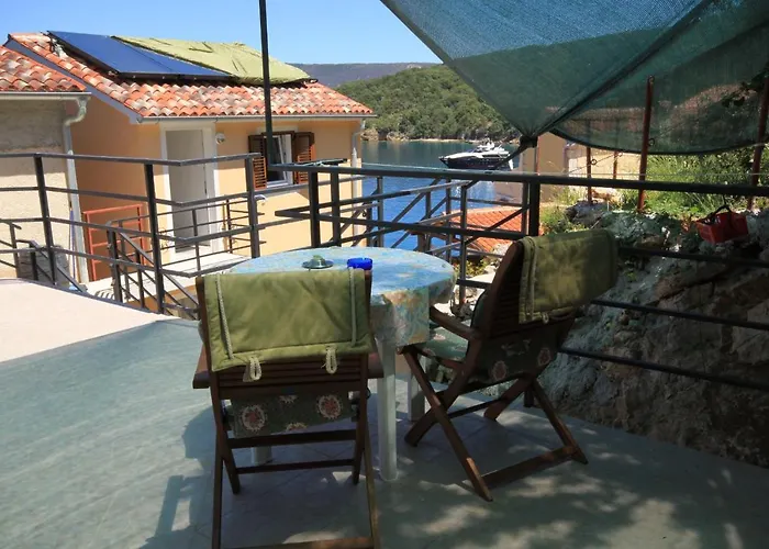 By The Sea Valun, Cres - 8086 Apartment