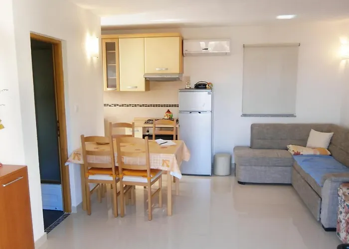 Apartment By The Sea Valun, Cres - 8086 Valun