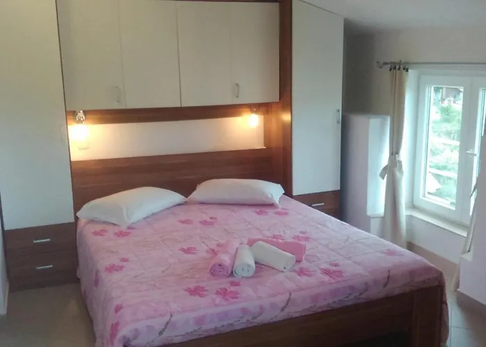 Apartment By The Sea Valun, Cres - 8086 *