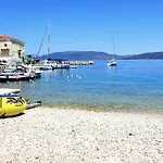 アパート By The Sea Valun, Cres - 8086 ヴァルン